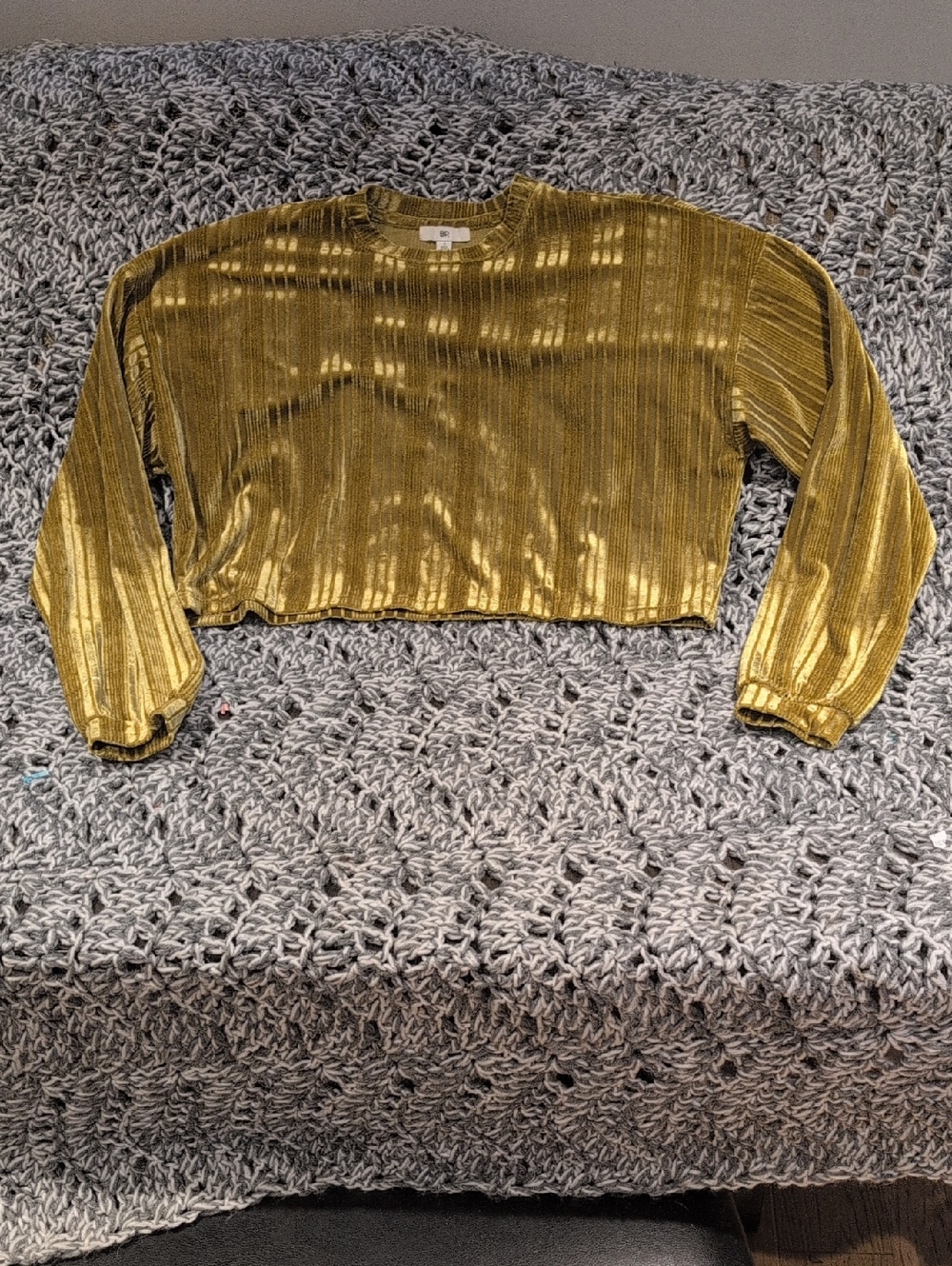 BP Metallic Velvet Crop Top • Golden Festival Statement • Retro Y2K Party Vibes - Picture 2 of 8